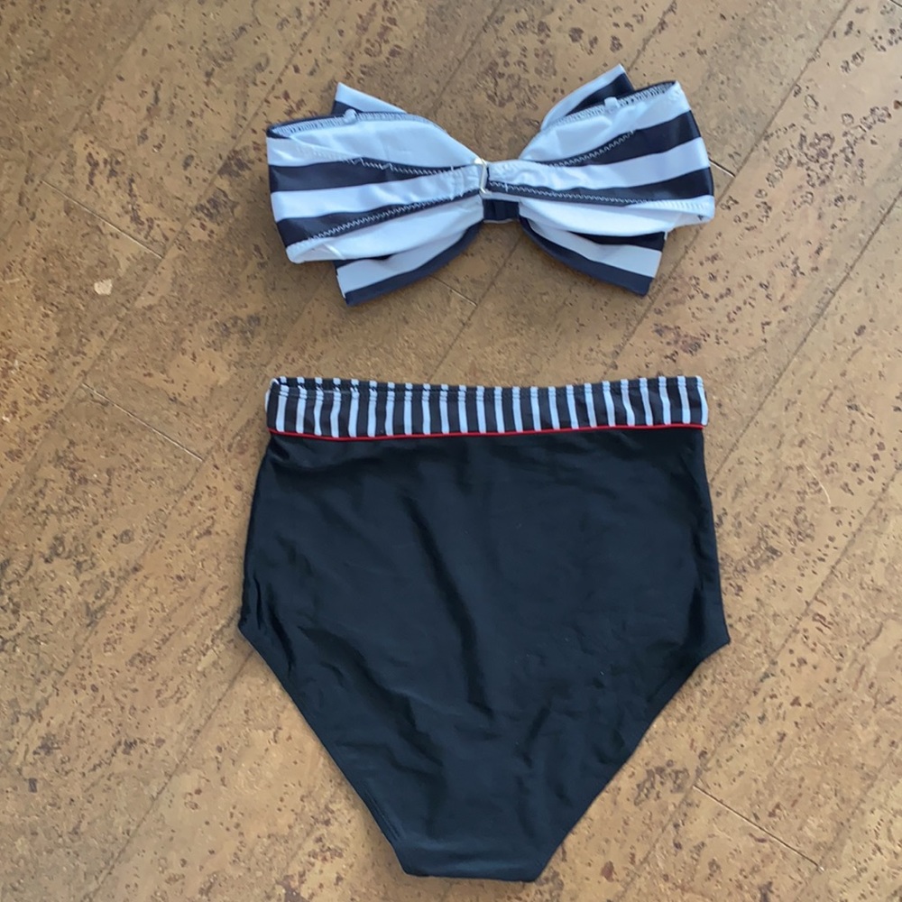 Amazing Bikini - Picture 11 of 11